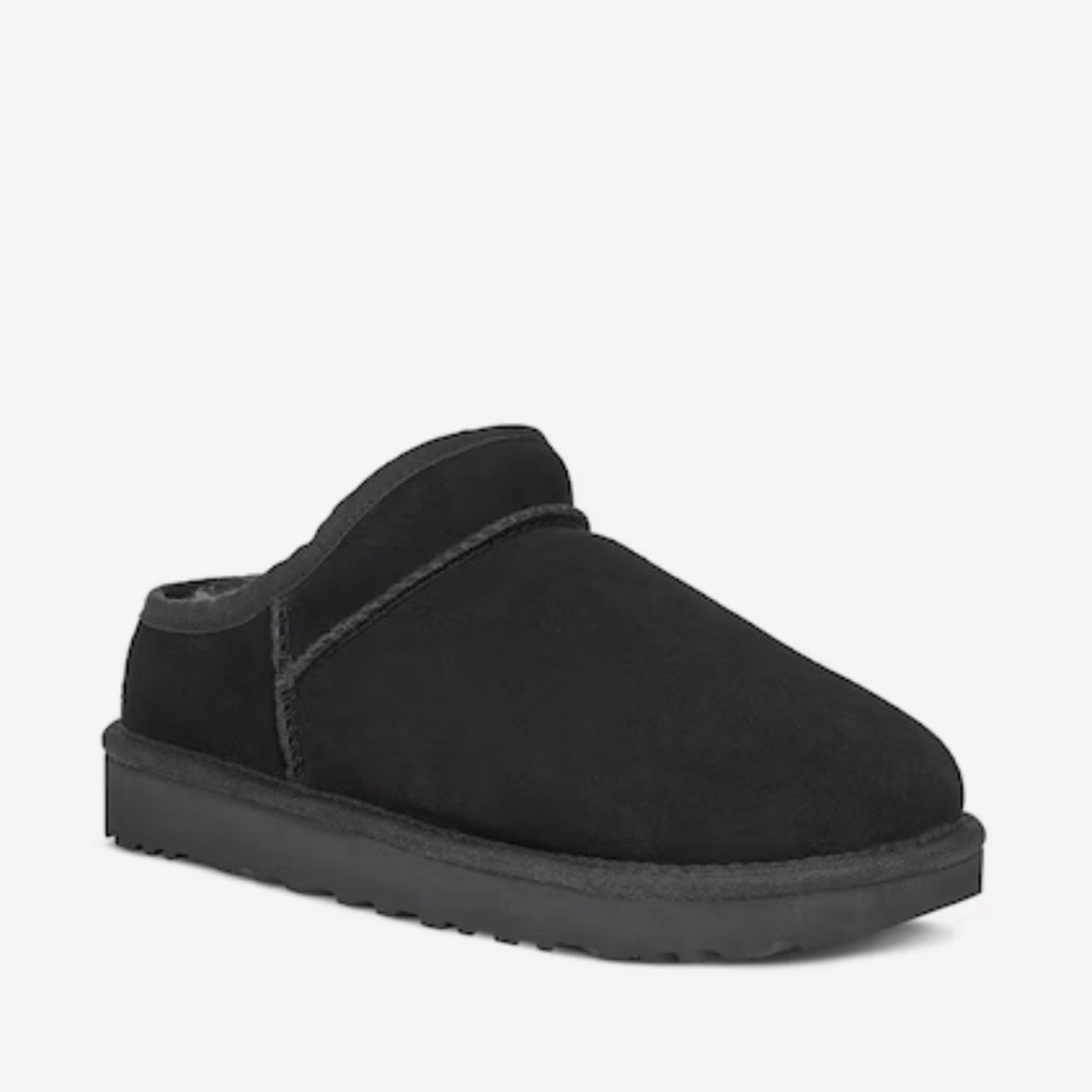 UGG CLASSIC SLIPPER❗️NEVER WORN ❗️